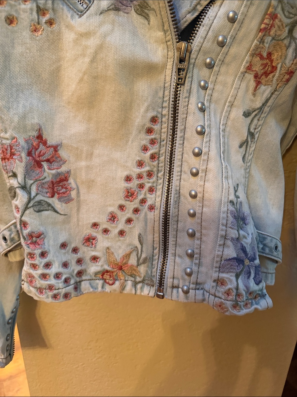 Blank NYC Light Wash Embroidered Floral Moto Jacket - Picture 14 of 17